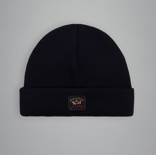 Wool beanie with iconic badge